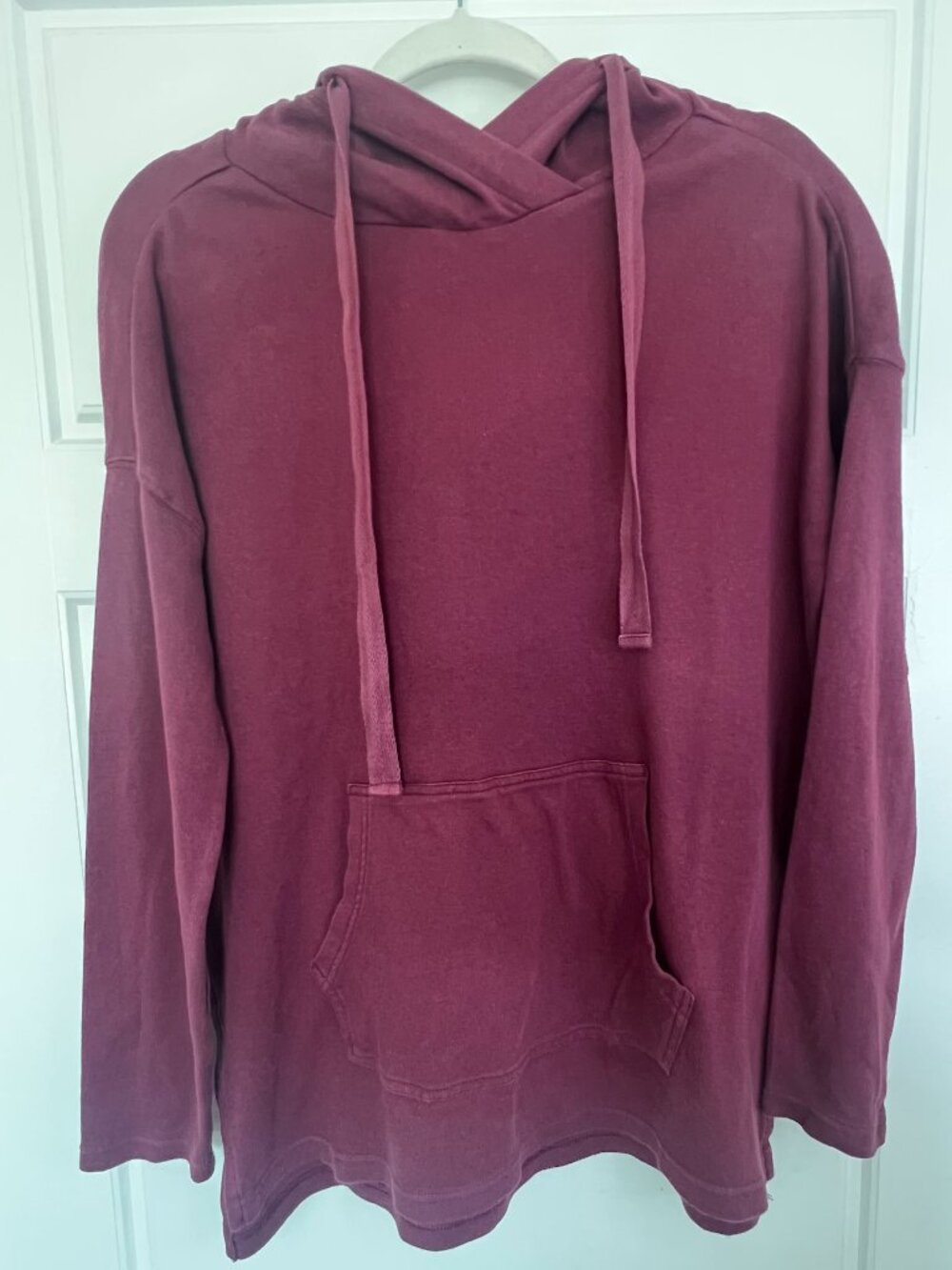 Pact Organic Cotton Airplane Easy Side Slit Pullover Burgundy Hoodie Size Small
